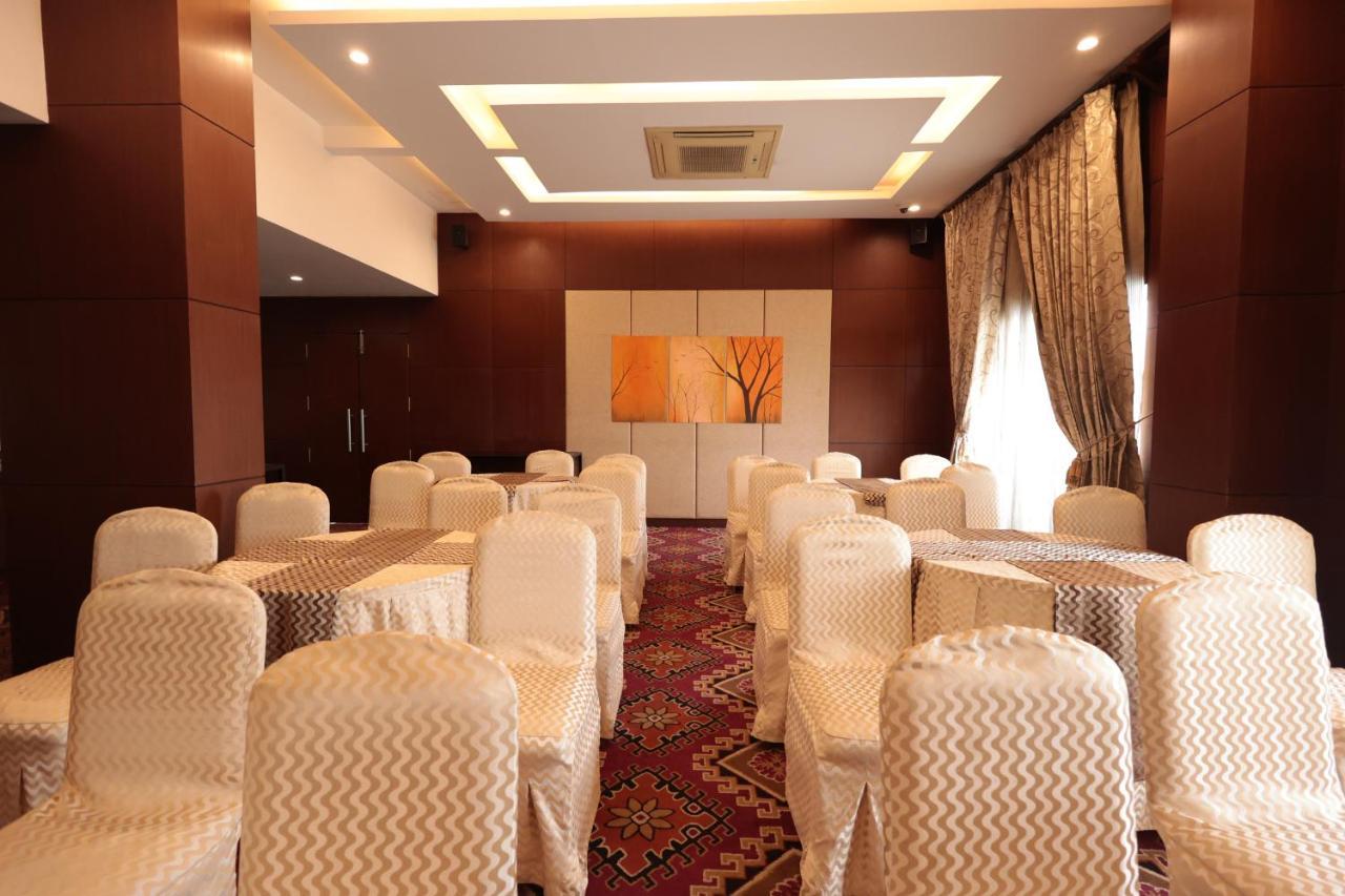 סאלם Hotel Cenneys Gateway מראה חיצוני תמונה