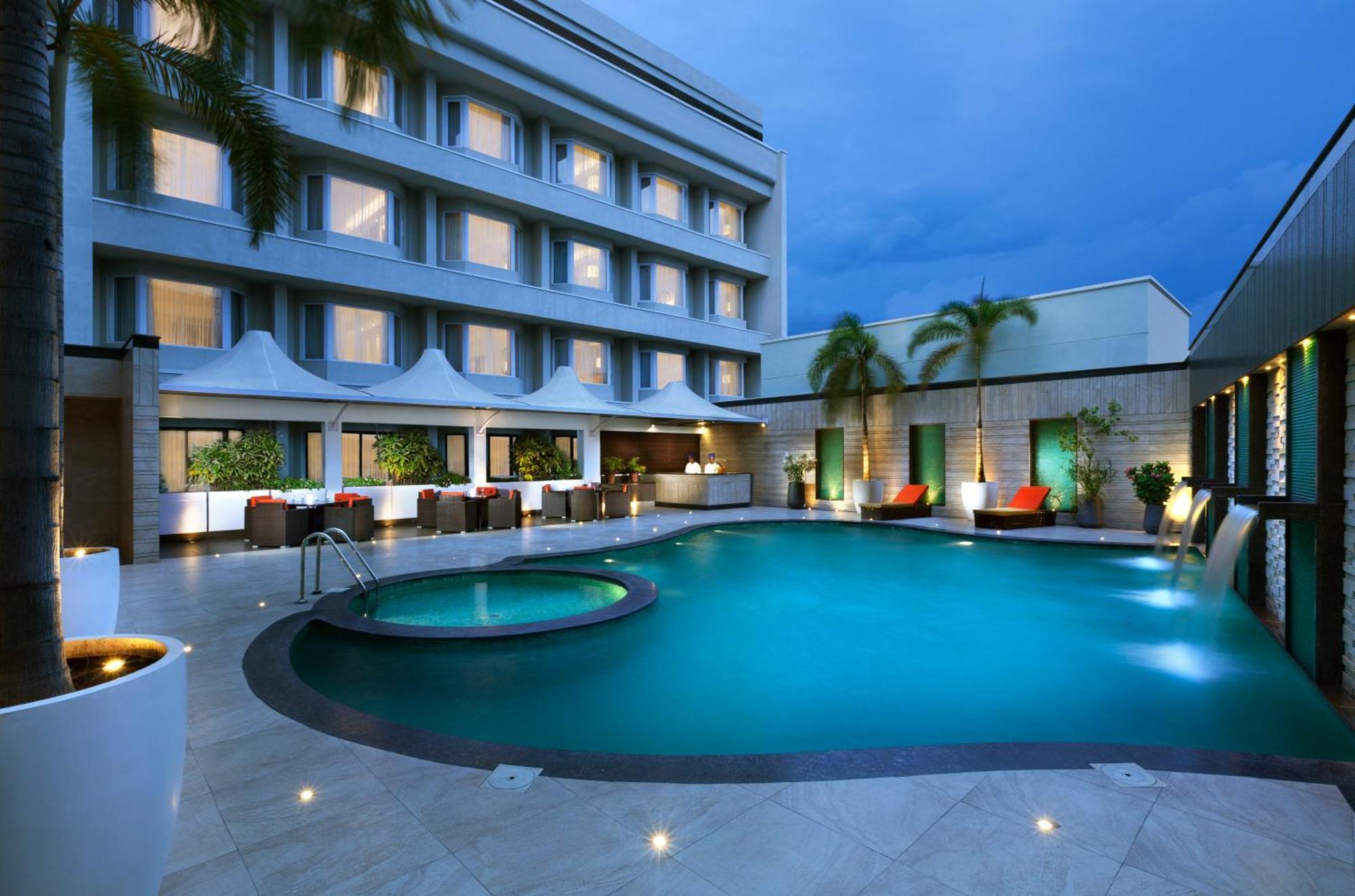 סאלם Hotel Cenneys Gateway מראה חיצוני תמונה