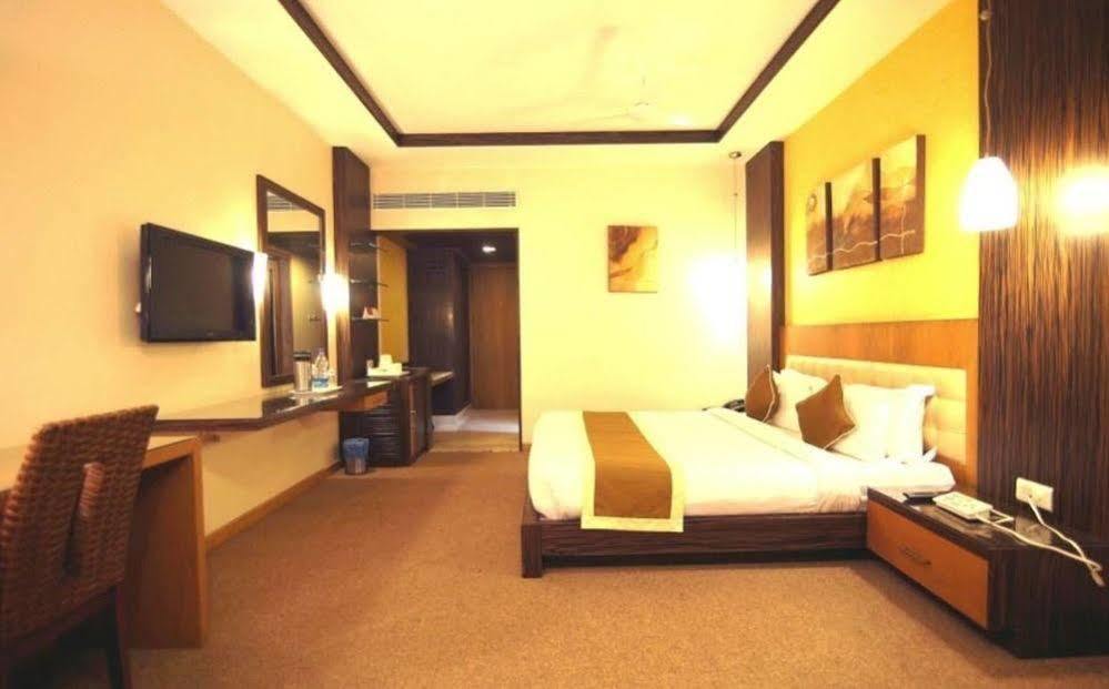 סאלם Hotel Cenneys Gateway מראה חיצוני תמונה