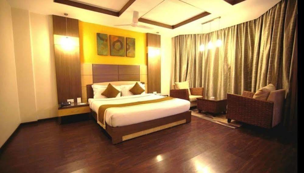 סאלם Hotel Cenneys Gateway מראה חיצוני תמונה